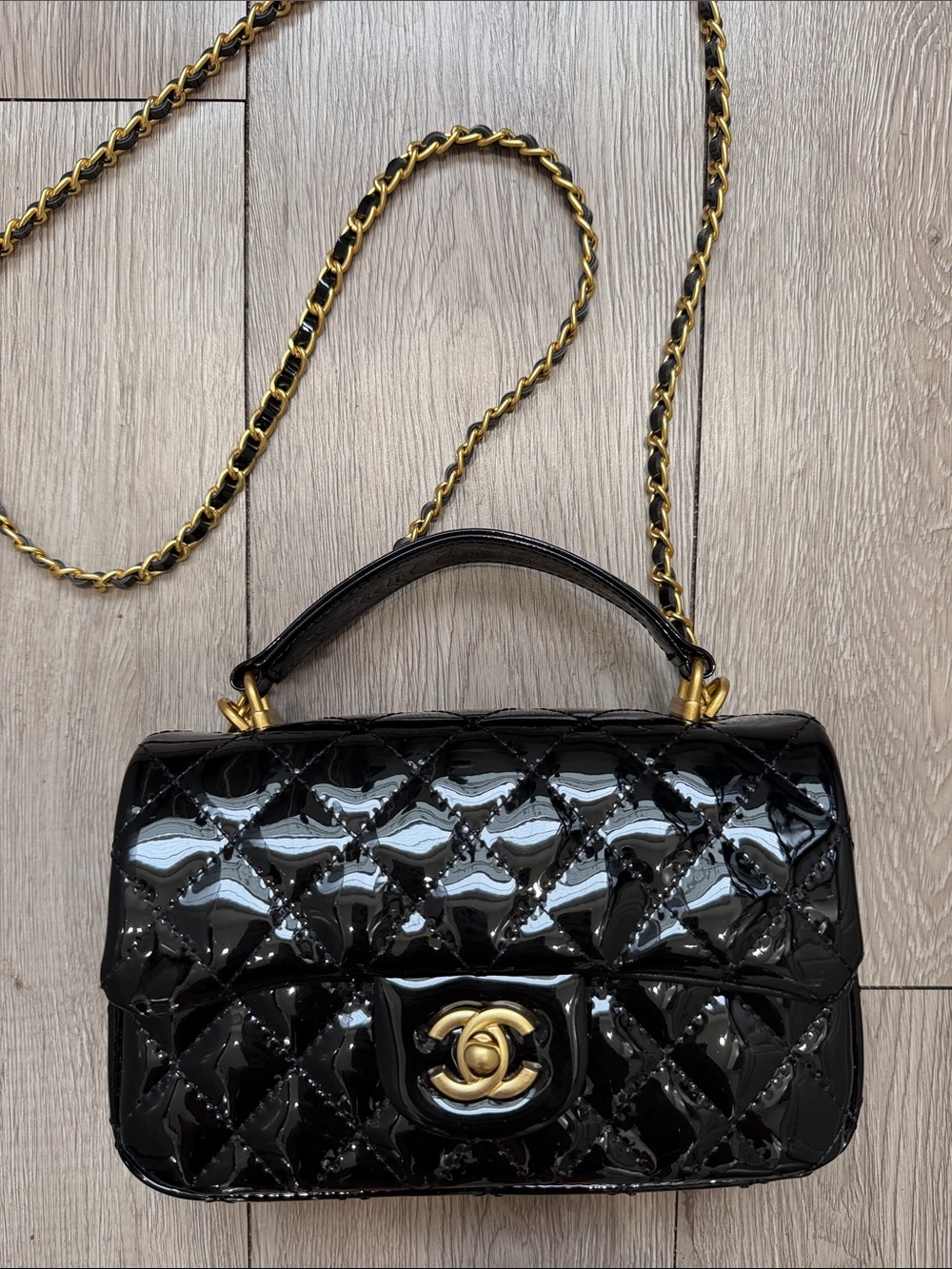 Flap bag with handle black patent